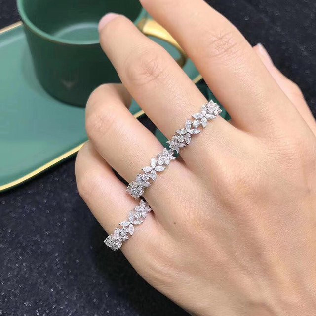 Huitan Ring, Blumen Design, Zirkonia, Silber, Damen - Bild 1