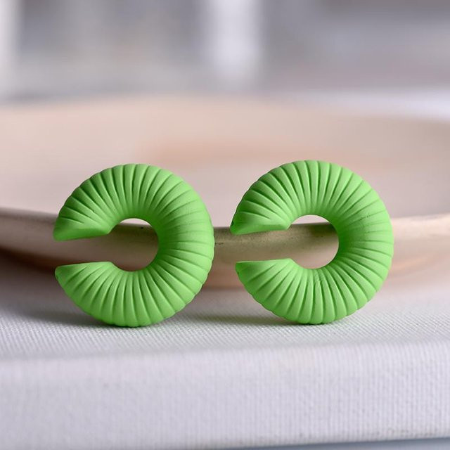 Ohrringe Acryl, bunt, apfelgrün, Damen, ohne Piercing - Bild 1