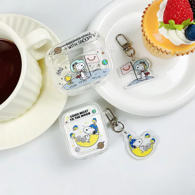 Transparente Snoopy Kopfhörerhülle für Apple AirPods 1 2 3 4 Pro 2 mit Anhänger - Bild 2