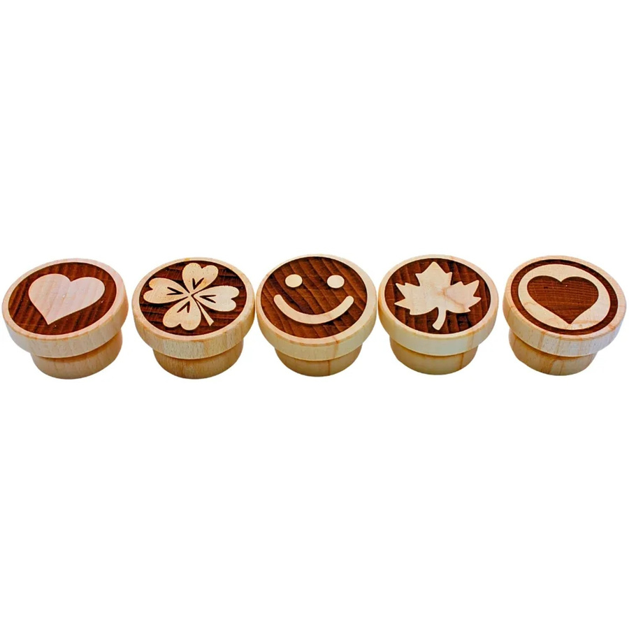 Dekohelden24 5er Set Teigstempel aus Holz mit Glücksmotiven, Farbe: Braun, Maße eines Stempels B: 5 cm, T: 5 cm, H: 3 cm - Bild 2
