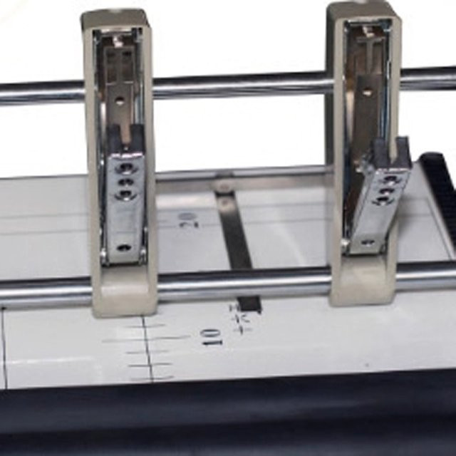 LZHZXY C-200S manuelle Bind- und Falzmaschine im A3-Format, Kombinationseinheit für flache Bindung, Sattelnaht und Faltfuß in Weiß - Bild 1