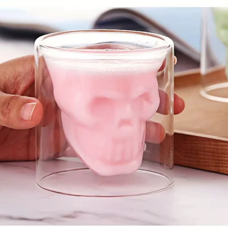 Kreativer Totenkopf-Glasbecher in Transparent, ideal für Wodka oder Bier - Bild 2