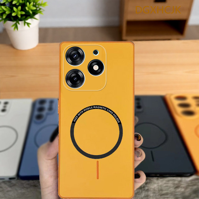 Stoßfeste magnetische Silikon-Handyhülle für Tecno Spark 10C, Tecno Spark 10 und Tecno Spark 10 Pro in Green und Orange - Bild 1