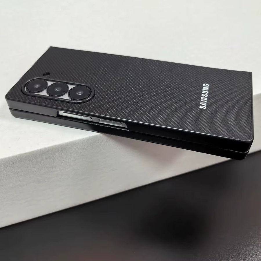Stoßfeste Handyhülle mit Kohlefaser-Muster und mattem Finish für Samsung Galaxy Z Fold 3 4 5 6 7 in Schwarz - Bild 3