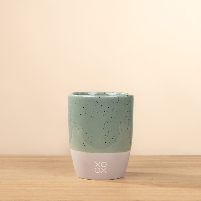 BLUME2000 Becher XOXO aus Keramik in Mint mit Punktmuster und Spülmaschinenfestigkeit - Bild 1