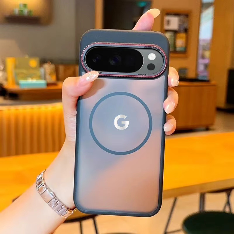 Transparente Leica Red Lens Magnetic Case für Google Pixel 10 Pro XL mit Magsafe Wireless Charging und Skin Feel Oberfläche in Schwarz - Bild 2