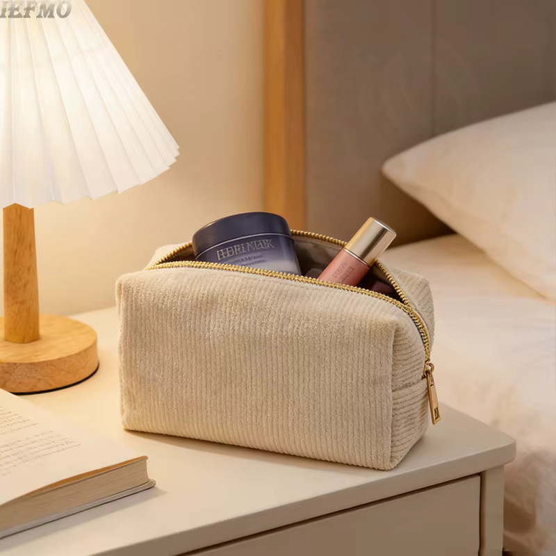 IEFMO Reise-Toilettentasche aus Cord in Pink mit großer Kapazität für Make-up und Kosmetik - Bild 2