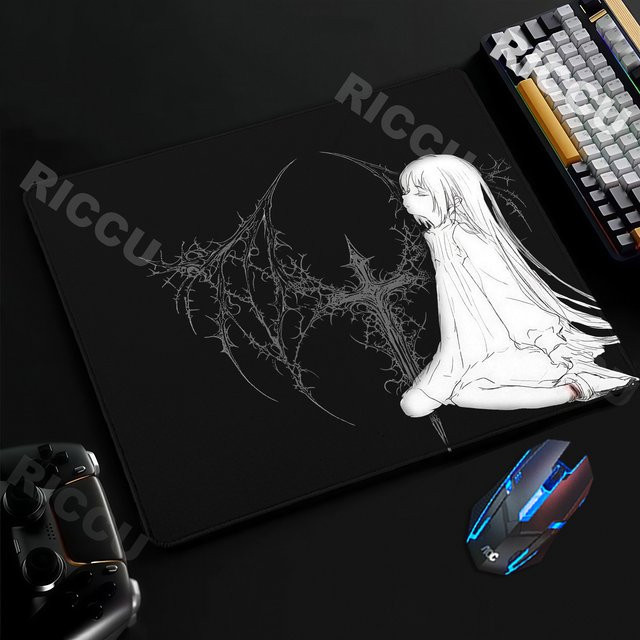 Riccu Anime Gothic Girl Mauspad in Schwarz, rutschfeste Schreibtischunterlage aus Gummi für Gaming und Ästhetik - Bild 1