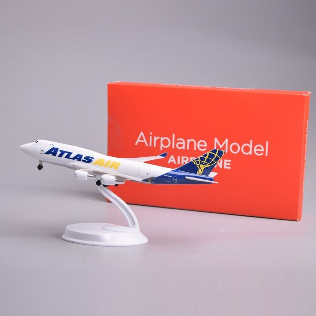 ZOCO Atlas Cargo Flugzeugmodell-Bausatz, mit Ständer und Rädern, öffnbare Kabinentür - Bild 1