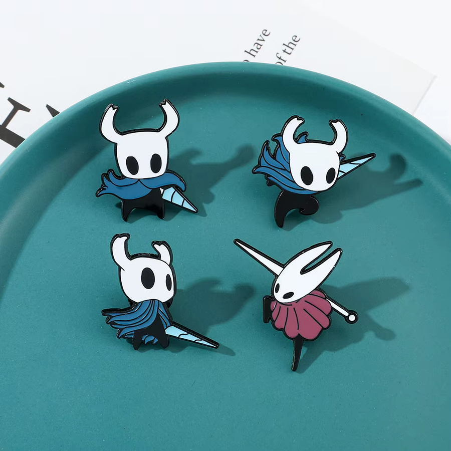 Hollow Knight Brosche, Metall, Bunt, Unisex - Bild 2