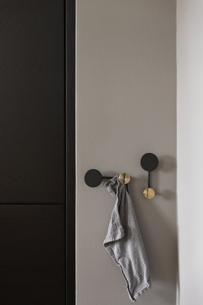 Audo Afteroom Coat Hanger Wandgarderobe aus Metall mit Haken in Schwarz oder Gold Matt - Bild 3