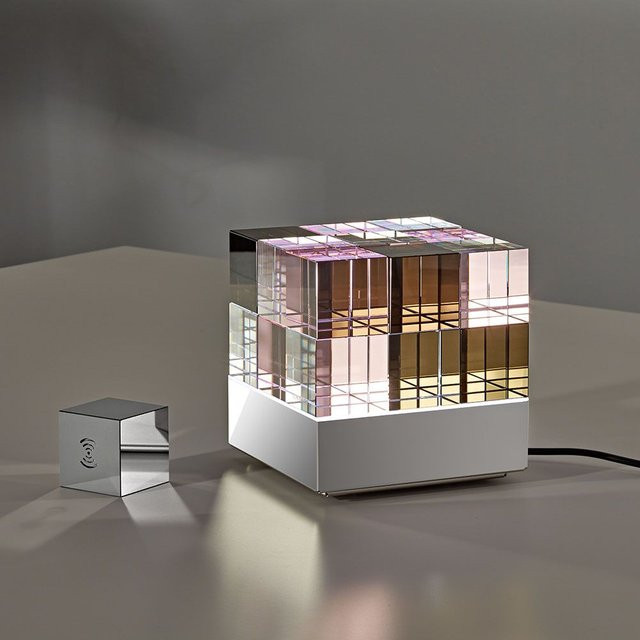 Tecnolumen Cubelight Move LED-Tischleuchte Schwarz mit Glas-Elementen in Transparent und Rosa sowie Tunable White (2200K - 4000K) - Bild 1