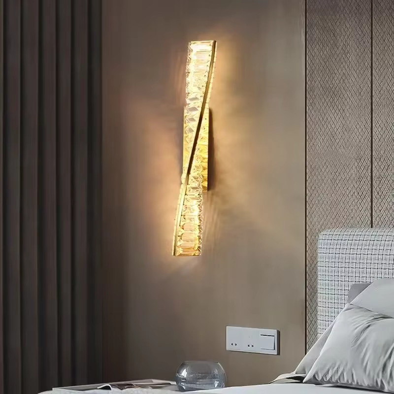 JIANKEXING Kristall-Wandleuchte in Gold/Messing mit transparentem Design für Wohnzimmer, Schlafzimmer und Flur - Bild 2