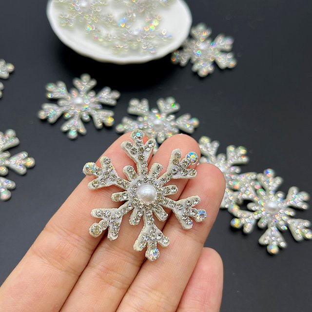 20 Stück Glitter Strass Schneeflocken Patches in Weiß für DIY Handwerk und Haarnadel Applikationen, Durchmesser: 40 mm - Bild 1
