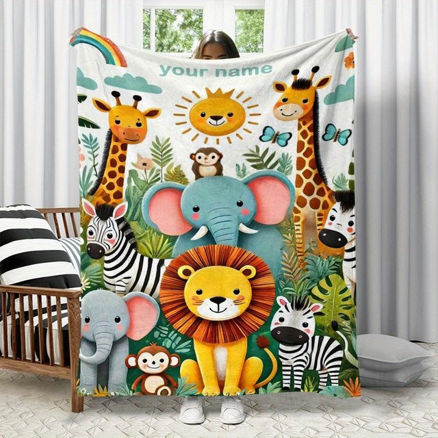 Personalisierte Fleece-Decke mit Cartoon-Tier-Motiv und individuellem Namen von JMG Household Supplies, B/B: 150 x 230 cm, Mehrfarbig - Bild 1
