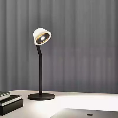 Occhio Lei Tavolo Iris Tischleuchte LED in Schwarz Matt mit Black Phantom Abdeckung und warmweißem Licht (2.700 K) - Bild 1