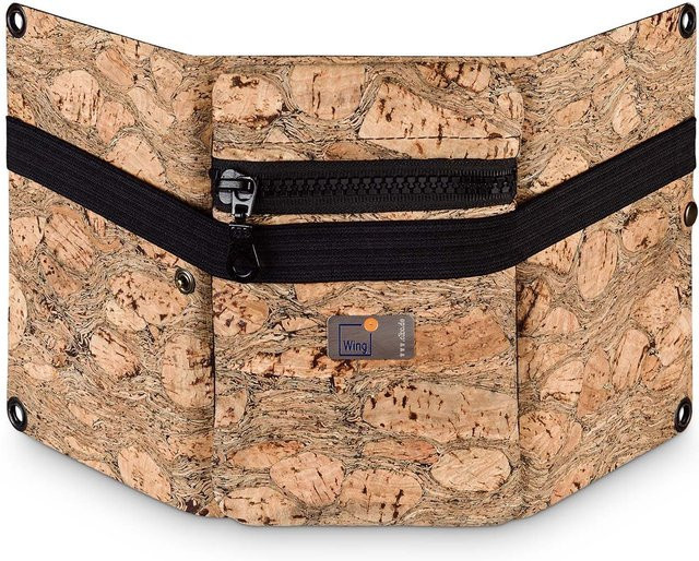 Sonnenrepublik Wing6 eBag USB-Solarladegerät in Braun und Beige mit Micro-USB und USB-C Anschlüssen - Bild 1