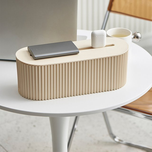 Multifunktionaler Kabelorganizer mit Deckel aus Kunststoff in Beige zur Kabelverwaltung für Schreibtisch und Büro - Bild 1
