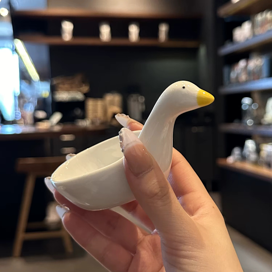 Weiße Keramik-Dip-Bowl in niedlicher Schwanenform als kleine Schüssel für Gewürze und Vorspeisen - Bild 5