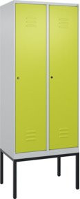C+P Spind Classic PLUS Garderobenschrank mit 2 Abteilen, Stahlkonstruktion, Zylinderschloss, 4 Garderobenhaken und Trennwand mittig, H x B x T: 212 x 80 x 50 cm - Bild 1