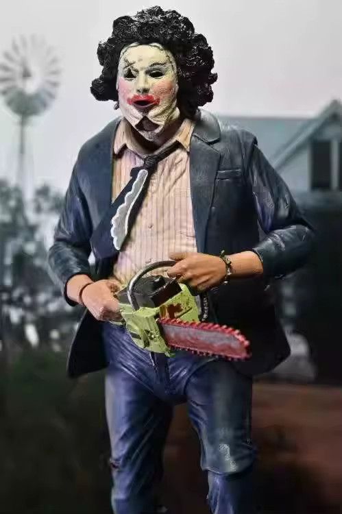NECA Texas Chainsaw Massacre Ultimate Leatherface Actionfigur 50. Jahrestag Höhe: 17,78 cm - Bild 4