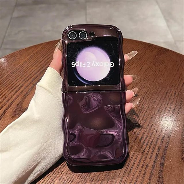 Stoßfeste Samsung Galaxy Z Flip 6 und Z Flip 5 Handyhülle aus weichem TPU mit glänzendem Steinmuster und Wellen-Design in Meteoriten-Optik - Bild 1
