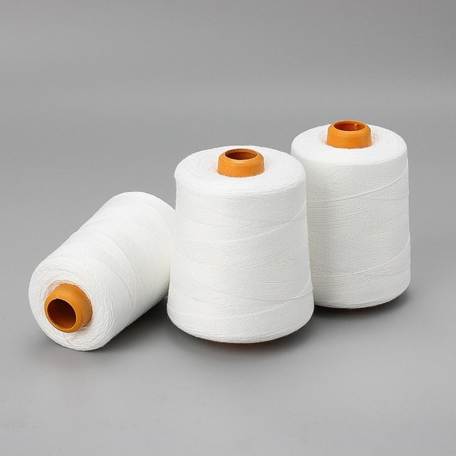 Weißes Polyester-Nähgarn 206 für Reisbeutel und Dichtungen aus Kunststoff - Bild 1