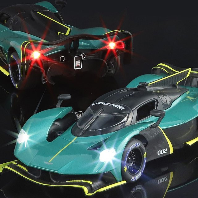 RMZ city Valkyrie Revuelto Sportwagenmodell in Grün, Maßstab 1:24, Druckguss-Metall mit Sound und Stoßdämpfung - Bild 1