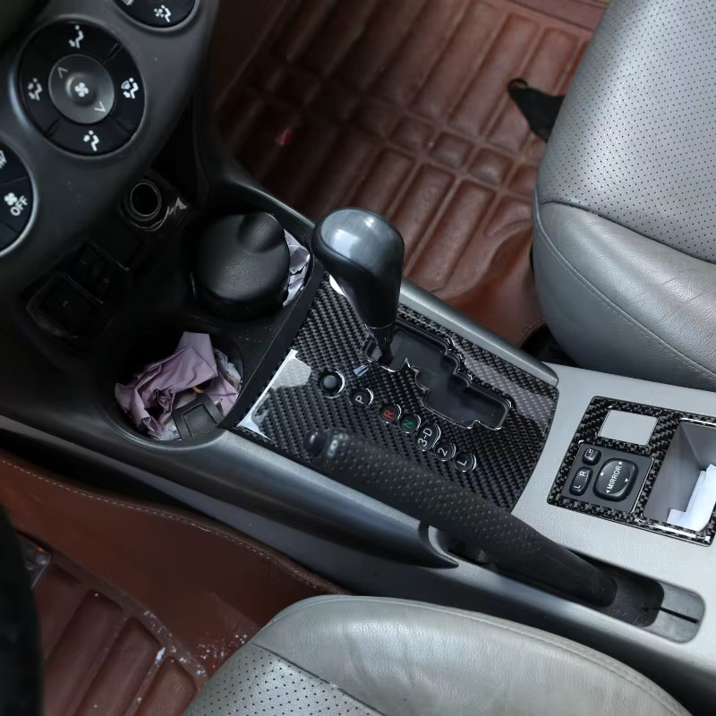 Suetlcoity Schalthebelblenden-Aufkleber in Schwarz als dekorative Zierblende für die Mittelkonsole passend für Toyota RAV4 XA30 2006-2012 - Bild 2