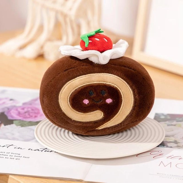 Yiran Health & Beauty Stoffkuchen Erdbeer-Biskuitrolle Plüschtier - Bild 1
