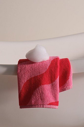 Jotex Handtuch WAVES in Rot und Pink, Material: Baumwoll-Terry, B/H: 50 x 70 cm - Bild 1