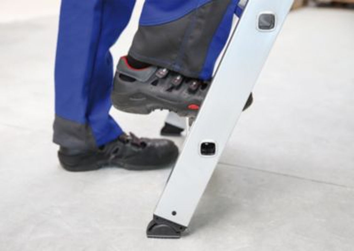 MUNK Aluminium-Stehleiter einseitig begehbar mit 5 Stufen in Silber - Bild 2