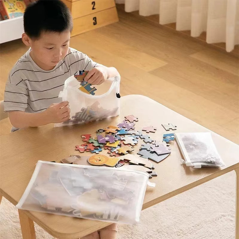 Transparente Dokumentenaufbewahrungstasche aus Kunststoff mit Reißverschluss zur Aufbewahrung von Kleinteilen und Spielzeug, Farbe: transparent - Bild 2