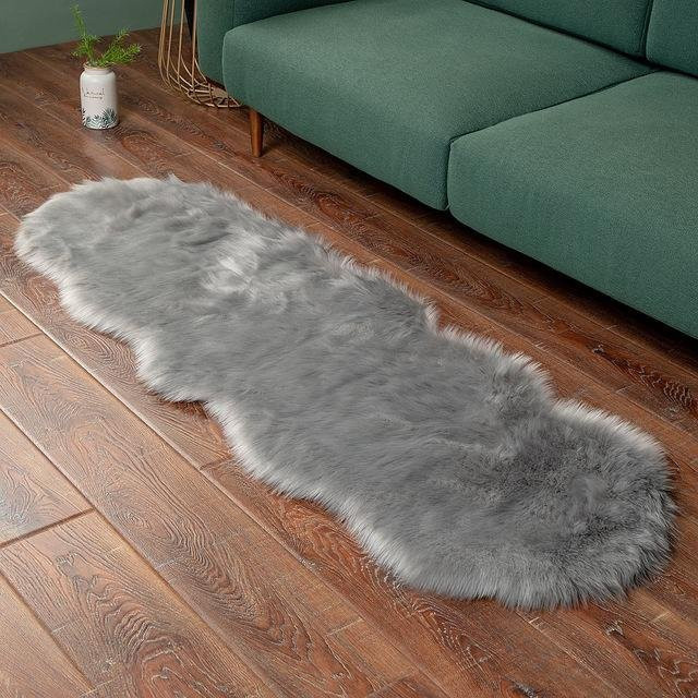 Flauschiger Kunstfell Teppich in Grau für Wohnzimmer und Schlafzimmer, B/T: 45 x 65 cm - Bild 1