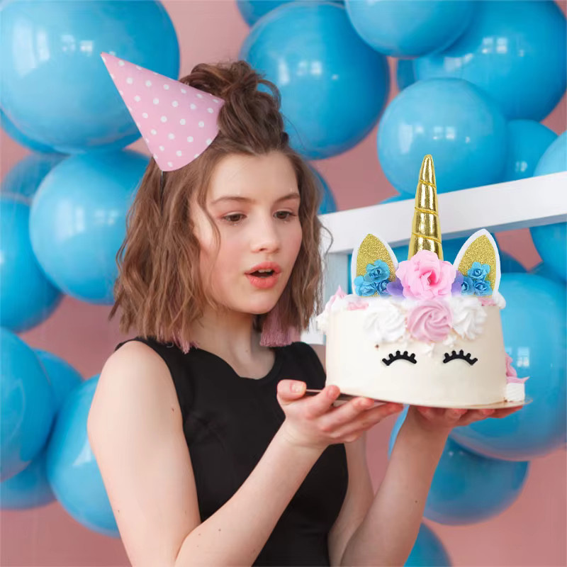 Glitzernder Regenbogen-Einhorn-Kuchenaufsatz mit Wimpern in Multicolour und Blau zur Dekoration für Geburtstage und Babypartys - Bild 2