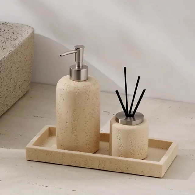 LISM Badezimmer-Set aus Stein in Beige mit Seifenspender, Aufbewahrungstablett und Zahnbürstenhalter im Retro-Design - Bild 1