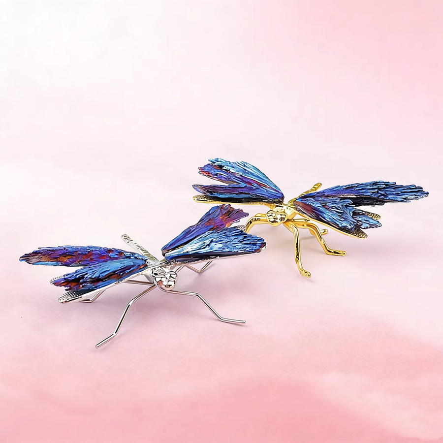 RYCRYSTAL Handgefertigte Libellen-Figur aus blauem Turmalin als natürliches Kristall-Ornament für Reiki und Wohndekor in Blau und Silber - Bild 1