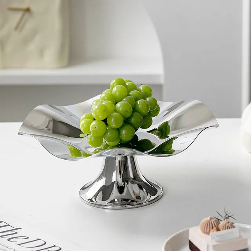 LISM Obst- und Snacktablett aus Edelstahl in Silber, unregelmäßiges Metall-Aufbewahrungstablett im skandinavischen Stil - Bild 1