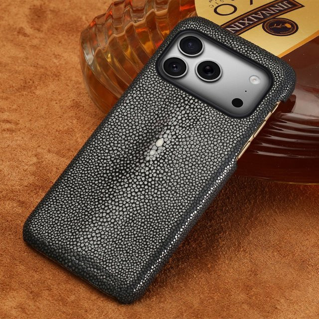 Luxus Handyhülle aus echtem Stingray-Leder für iPhone 11 bis iPhone 17 Pro Max in Schwarz oder Grün - Bild 1