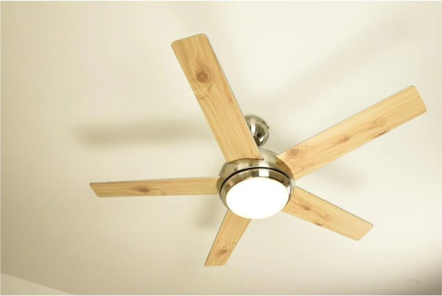 AIRERYDER Deckenventilator Fresco in Silber Matt mit Beleuchtung und Fernbedienung, Durchmesser: 112 cm - Bild 1