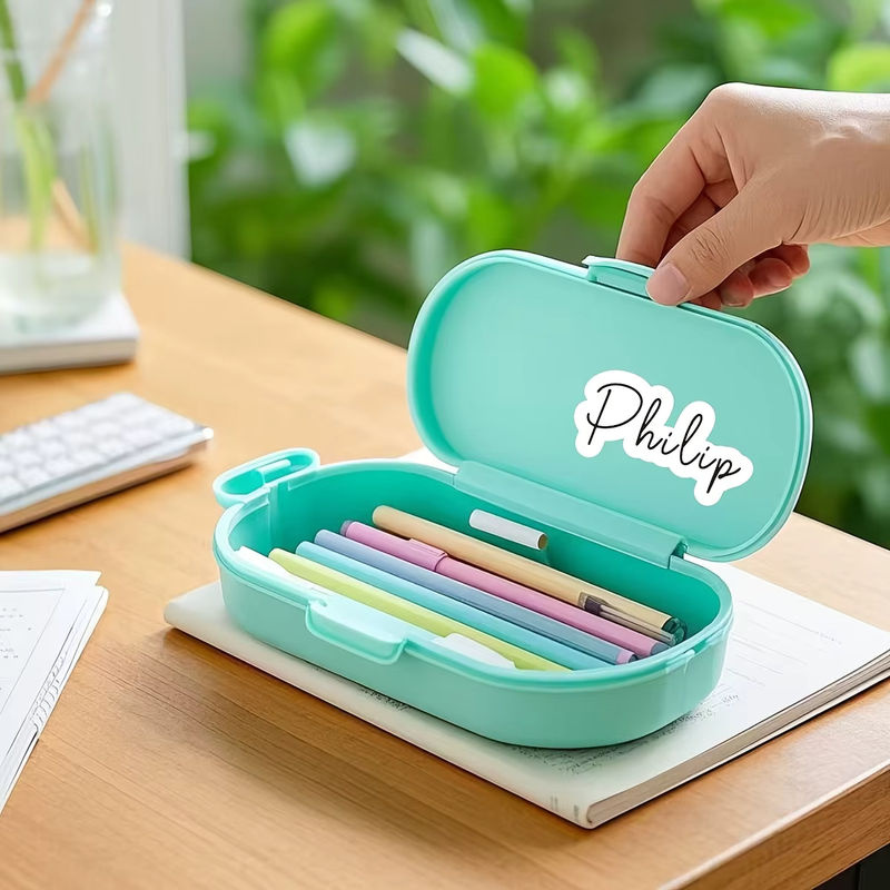 Individuelle Namensaufkleber aus Kunststoff in Weiß für Hochzeiten und Geschenke - Bild 2