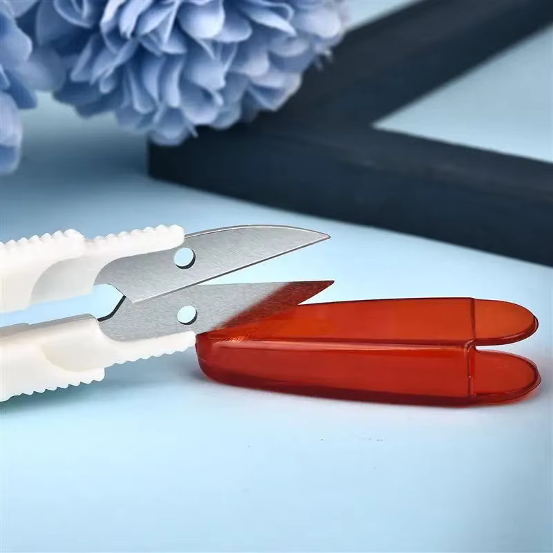 U-förmige Nähschere zum Schneiden von Garn und Fäden für Stickerei und DIY-Handarbeiten in Lila-Weiß - Bild 4