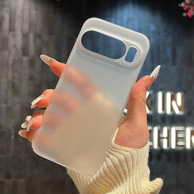 Magnetische Slim-Hülle für Google Pixel 10 9 8 Pro XL 7 6 aus mattem Frosted Soft-TPU in Grau - Bild 1