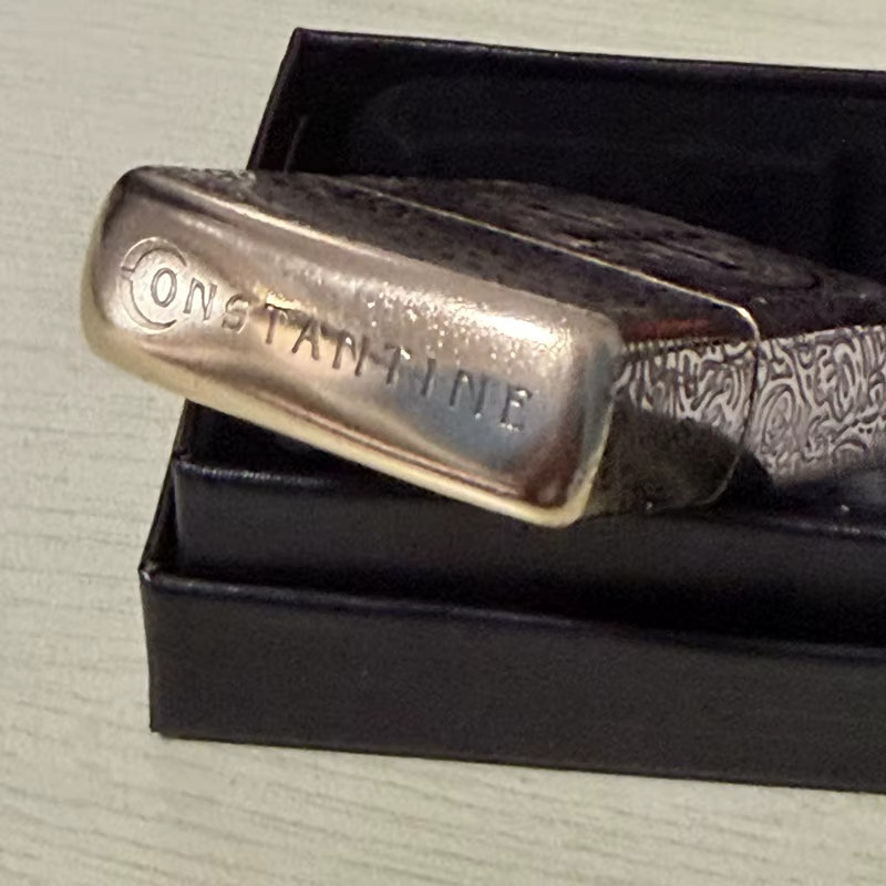 Zippo Feuerzeug Constantine Priest Carving in Antique Golden Brass Windproof Collection - Bild 6