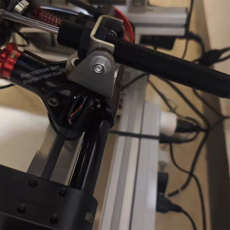 Hydraulisches Federdämpfer-Mod-Kit für Fanatec V3 Rennsimulator-Pedale in Schwarz - Bild 4