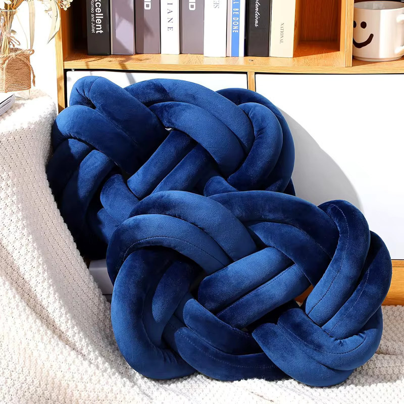 Handgefertigtes Knoten-Wurfkissen von inyahome in Blau und Grau für dein Sofa oder Schlafzimmer - Bild 4