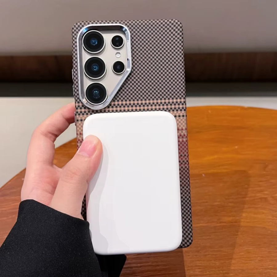 MagSafe Schutzhülle mit Carbonfaser-Textur für Samsung S24 S25 S26 Ultra, stoßfeste Hartcover-Hülle aus Legierung mit Linsenschutz, Multicolor - Bild 1