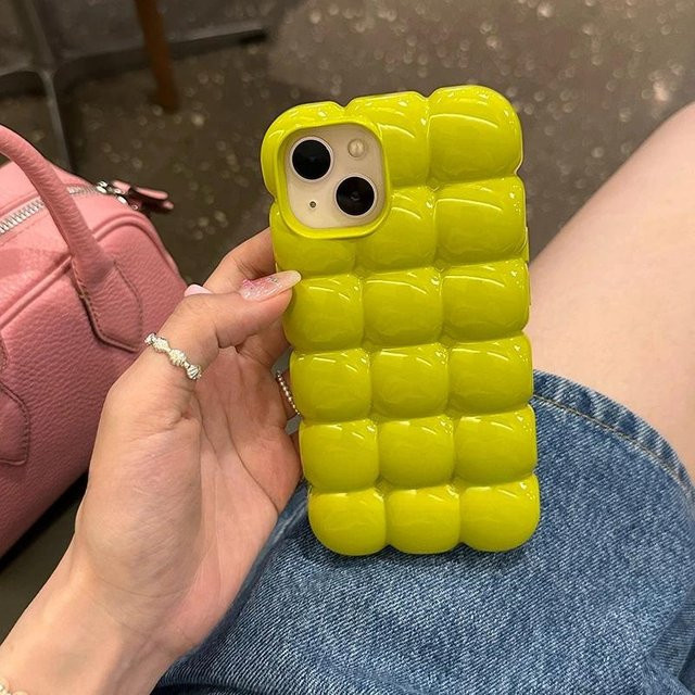 Stoßfeste Silikon Handyhülle mit 3D Block Gitter Design für dein Apple iPhone 12 in Gelb - Bild 1