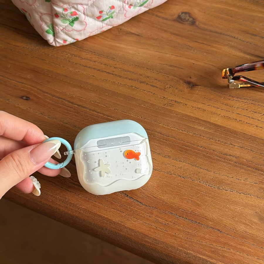 Transparente Apple AirPods Schutzhülle mit Seestern- und Fisch-Design in Blau inklusive Haken für AirPods 1, 2, 3, 4 und Pro 2/3 - Bild 2