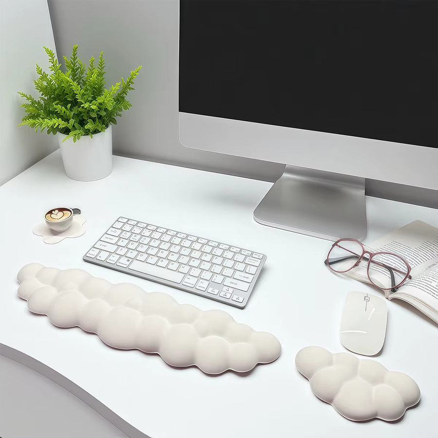 3-teiliges Cloud-Tastatur-Handgelenkauflagen-Set in Blau und Weiß mit rutschfester Basis und Blumenuntersetzern für deinen Desktop - Bild 2